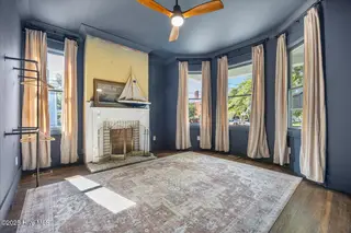 223 S 5th Avenue, Wilmington, NC 28401 — 6-bedroom home in Historic District, Wilmington, NC, photo 21 of 48: Unit A Front Bedroom
