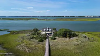 101 Sound Side Drive, Atlantic Beach, NC 28512 — 5-bedroom home in Bay Ridge, Atlantic Beach, NC, photo 15 of 65: 15-web-or-mls-DJI_20260915152247_0152_D