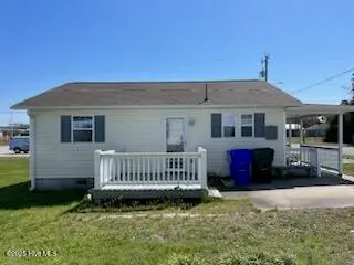 515 Mulberry Street, Beaufort, NC 28516 – photo 17: side porch