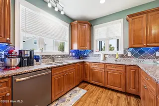 208 Bogue Harbor Court, Newport, NC 28570 – photo 13: 49-web-or-mls-IMG_8172