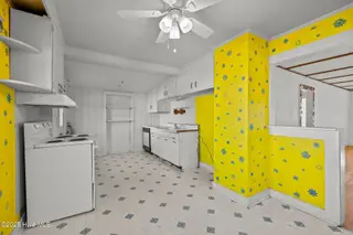 2205 Bay Street, Morehead City, NC 28557 – photo 9: Kitchen