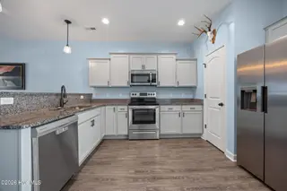 42 Catalina Circle, Swansboro, NC 28584 – photo 10: 25-web-or-mls-IMG_8780