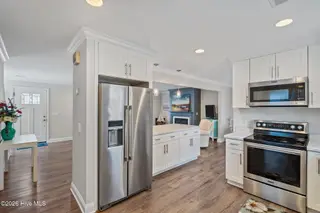 142 NE 14th Street, Oak Island, NC 28465 — 3-bedroom home in Tranquil Harbor, Oak Island, NC, photo 16 of 60: 45-web-or-mls-DSC06055