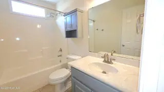 120 Hilda Drive, New Bern, NC 28562 – photo 11: Hall Bathroom