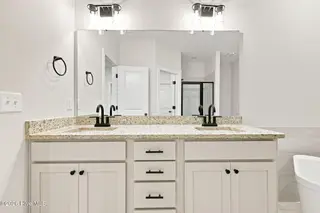 2004 Dartford Drive A, Greenville, NC 27834 – photo 22: 23-web-or-mls-IMG_0134_edit