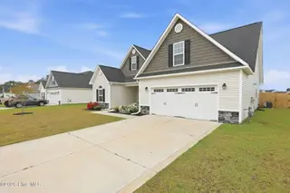 1039 Mackerel Manor, New Bern, NC 28562 – photo 15: 15-web-or-mls-0C0A4243