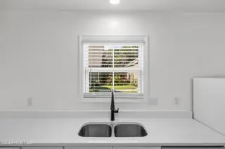 5122a Greenville Loop Road, Wilmington, NC 28409 — 4-bedroom townhome, Wilmington, NC, photo 12 of 56: 12_kitchen