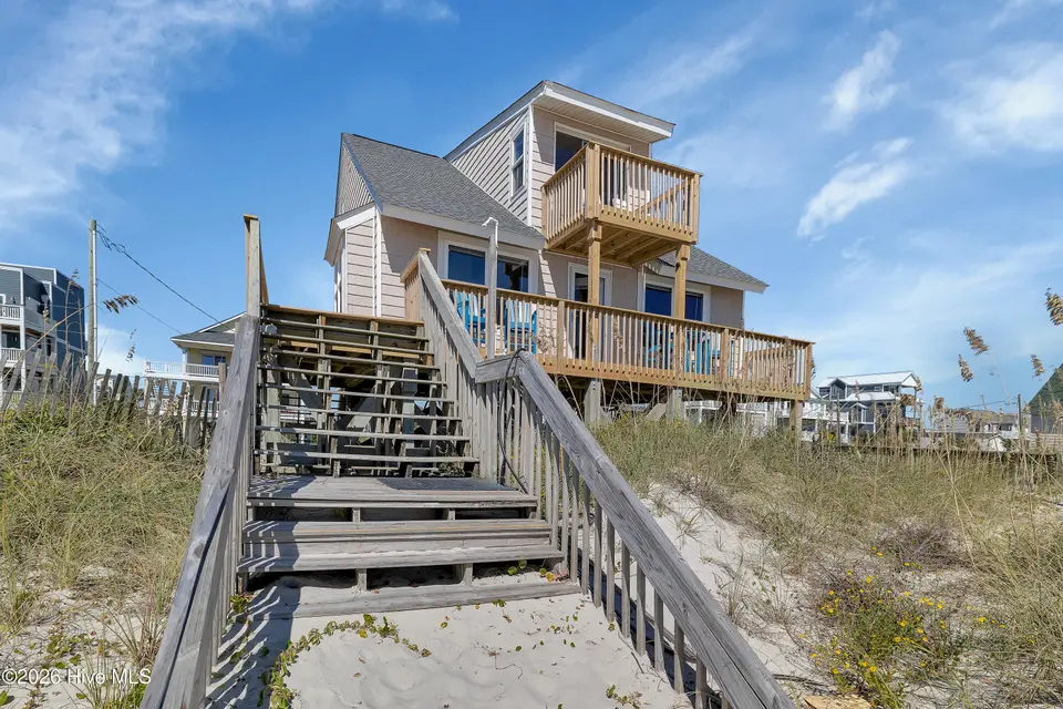 194 Topsail Road, North Topsail Beach, NC 28460 – photo 1 of 53: GI - 194 Topsail Rd - Hannah & Duran-42