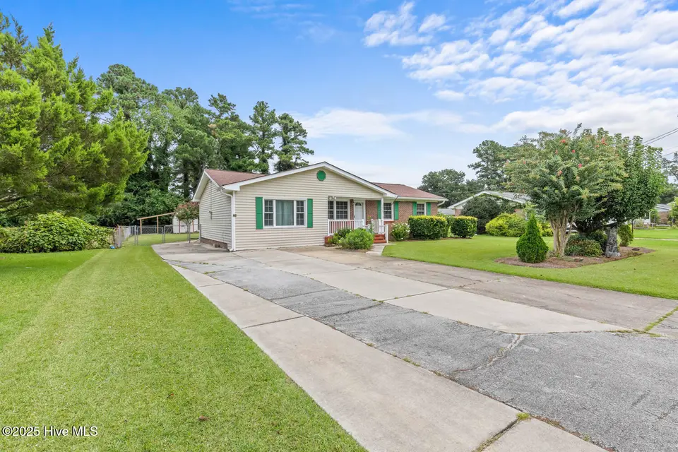 113 Princeton Drive, Jacksonville, NC 28546 – photo 1 of 34: Front