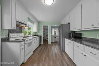 210 Glenburnie Drive, New Bern, NC 28560 – photo 20: 32-web-or-mls-DSC_4387