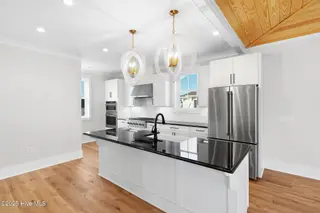 538 Sheldrake Court, Beaufort, NC 28516 – photo 12: Gourmet Kitchen w/ Island