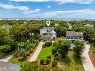 6611 Marsh Cove Road, Emerald Isle, NC 28594 – photo 4: Stunning soundside Emerald Isle home