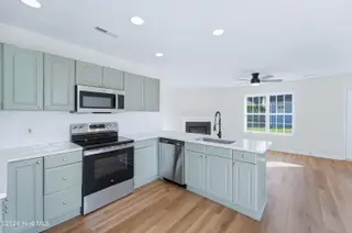 20 S Shelby Road, Southport, NC 28461 — 3-bedroom home in Boiling Spring Lakes, Southport, NC, photo 13 of 30