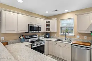 371 Pine Lake Road, Southport, NC 28461 — 3-bedroom home, Southport, NC, photo 8 of 33: 371PineLakeRd-30