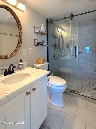 8801 Reed Drive W302, Emerald Isle, NC 28594 — 2-bedroom condo in Sound Of The Sea, Emerald Isle, NC, photo 4 of 17: Master Bath