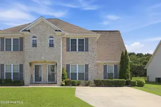 2036 Cambria Drive B, Greenville, NC 27834 – photo 2: 3-print-IMG_8175_edit