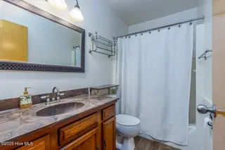 6125 Harbourside Drive, New Bern, NC 28560 – photo 9: Bathroom