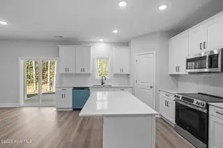 7018 Bayberry Park Drive, New Bern, NC 28562 – photo 14: 12-web-or-mls-BLS_0027