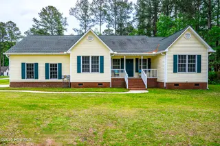 102 Laura Drive, New Bern, NC 28562 – photo 6: Welcome Home!