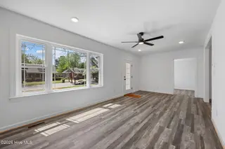 1514 Rhem Avenue, New Bern, NC 28560 – photo 7: 30-web-or-mls-DSC_0102