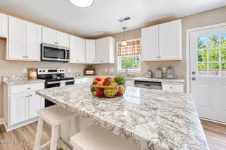 264 Rowland Drive, Richlands, NC 28574 — 3-bedroom home in Bradford Estates, Richlands, NC, photo 14 of 51