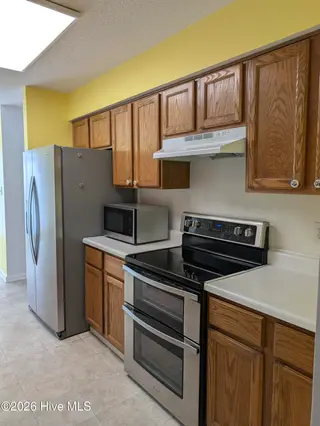 6641 Shire Lane, Wilmington, NC 28411 – photo 9: Kitchen