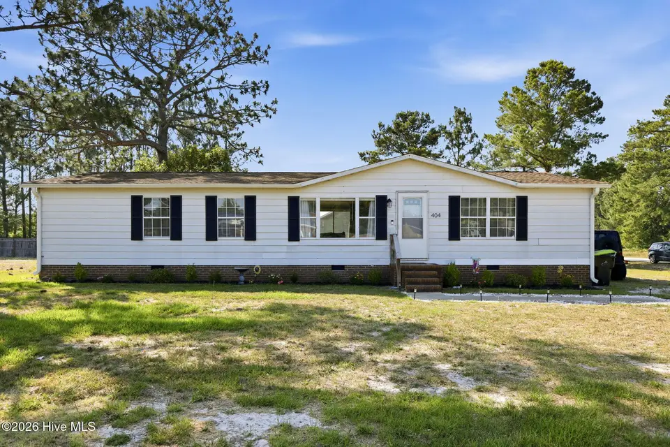 404 Oregon Trail, Hubert, NC 28539 – photo 1 of 37