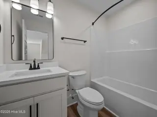 128 Pine View Boulevard, Beaufort, NC 28516 – photo 24: Bonus Room Bath
