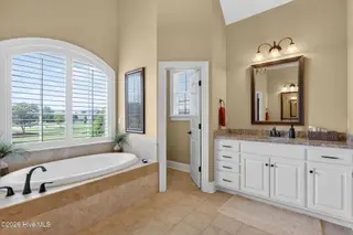 6307 Crossmoor Drive, Wilson, NC 27896 — 4-bedroom home in SouthPointe, Wilson, NC, photo 23 of 55: Master Bath