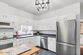 15 Village In The Woods Circle, Southern Pines, NC 28387 – photo 21: 23-Kitchen