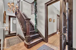 106 S 5th Avenue, Wilmington, NC 28401 – photo 23: Rear Staircase
