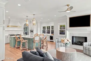 1621 S Moorings Drive, Wilmington, NC 28405 — 5-bedroom home in Landfall, Wilmington, NC, photo 7 of 76: 035_1621_south_moorings_drive_daytime_ma