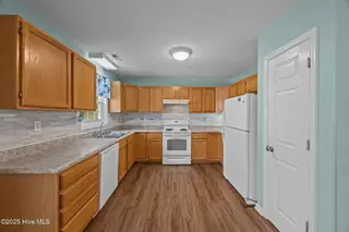 5820 County Line Road, New Bern, NC 28562 – photo 11: 21-web-or-mls-0C0A6549