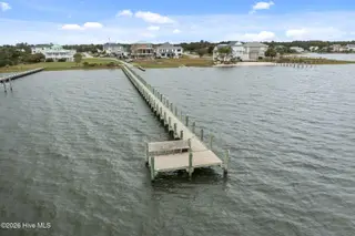 101 Wave Court, Newport, NC 28570 – photo 14: 13-web-or-mls-DJI_0844