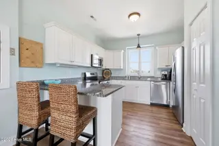 9911 Chrissie Wright Court West, Emerald Isle, NC 28594 – photo 11: 41-web-or-mls-IMG_8299