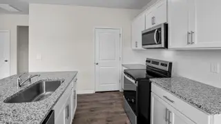 221 Lake Tyler Drive, New Bern, NC 28560 – photo 7: 9-web-or-mls-BLS_0024