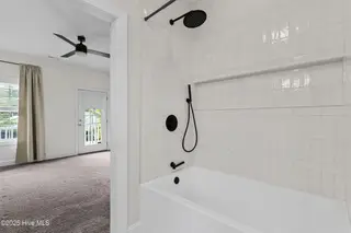 117 S 8th Street, Wilmington, NC 28401 – photo 15: 39_bathroom