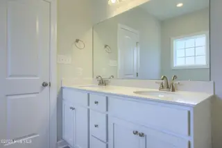304 Broadleaf Drive, Jacksonville, NC 28546 – photo 24: Master Bath
