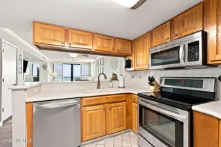 1400 E Fort Macon Road 519, Atlantic Beach, NC 28512 – photo 13: 30-web-or-mls-The Sands 519 - 039_edit