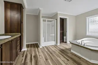 552 Colonial Landing Road SE, Bolivia, NC 28422 – photo 22: 22-web-or-mls-Primary bath