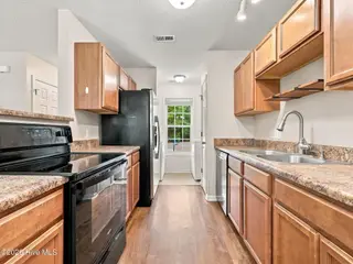 106 Republic Court, Jacksonville, NC 28540 – photo 7: Kitchen