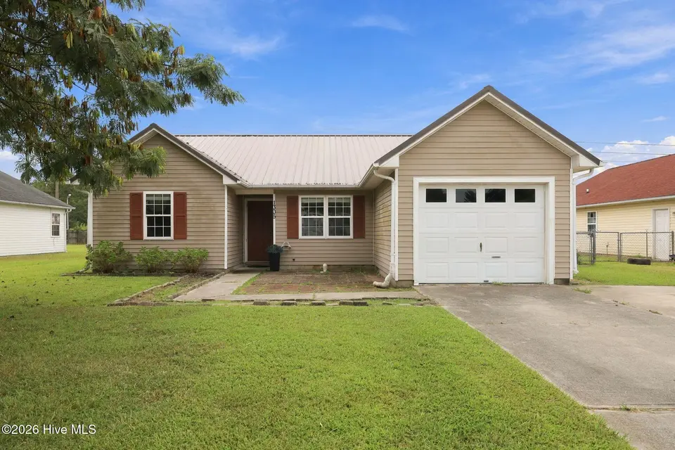 1305 Navarro Loop, Jacksonville, NC 28540 – photo 1 of 21: Front of house