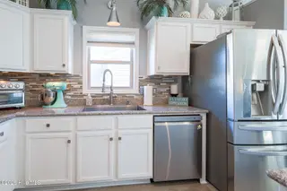 318 Bungalow Drive, New Bern, NC 28562 – photo 19: Stainless Appliances