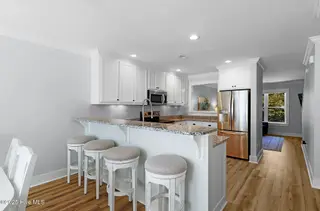 615 Broad Street B, Beaufort, NC 28516 – photo 8: Kitchen with Granite Countertops
