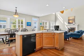 43 Private Drive, Ocean Isle Beach, NC 28469 – photo 10: Living Area