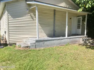 310 Jones Street, New Bern, NC 28562 – photo 4: 310 Jones Street back IMG_4656