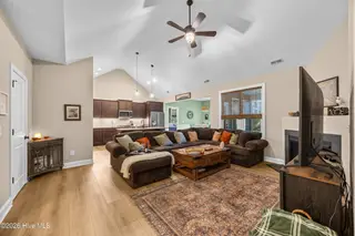 508 Crystal Road, Southport, NC 28461 — 3-bedroom home in Boiling Spring Lakes, Southport, NC, photo 4 of 50: 14_living room