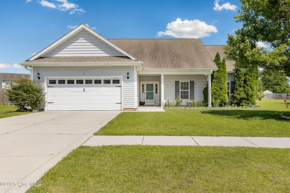116 Moonstone Court, Jacksonville, NC 28546 – photo 1 of 36: 01
