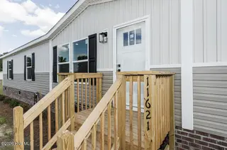 11621 Straight Gate Road, Whitakers, NC 27891 — 4-bedroom manufactured home, Whitakers, NC, photo 4 of 55: IMG_4760