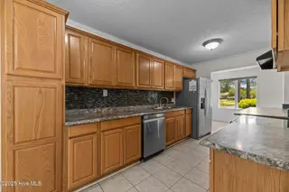 2014 Center Avenue, New Bern, NC 28560 – photo 3: Kitchen